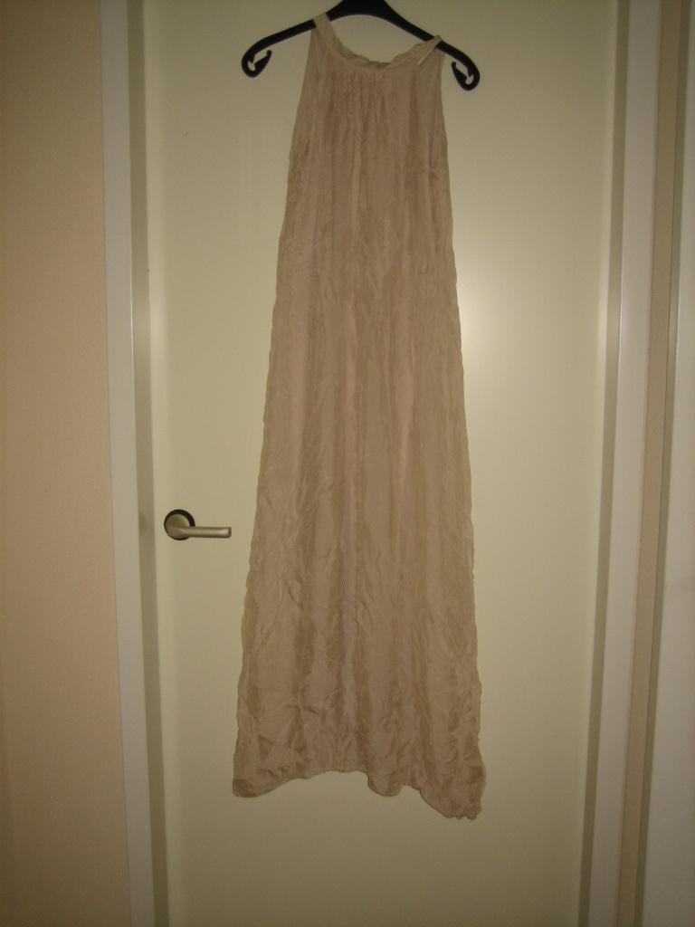 dames jurk, Kleding | Dames, Beige, Ophalen of Verzenden, Zo goed als nieuw, Onder de knie