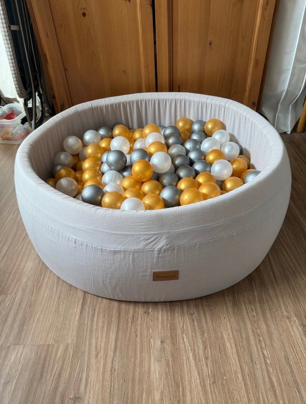 Ballenbak Kidsdouche met 250 ballen goud, grijs, wit, Ophalen, Zo goed als nieuw, Jongen of Meisje