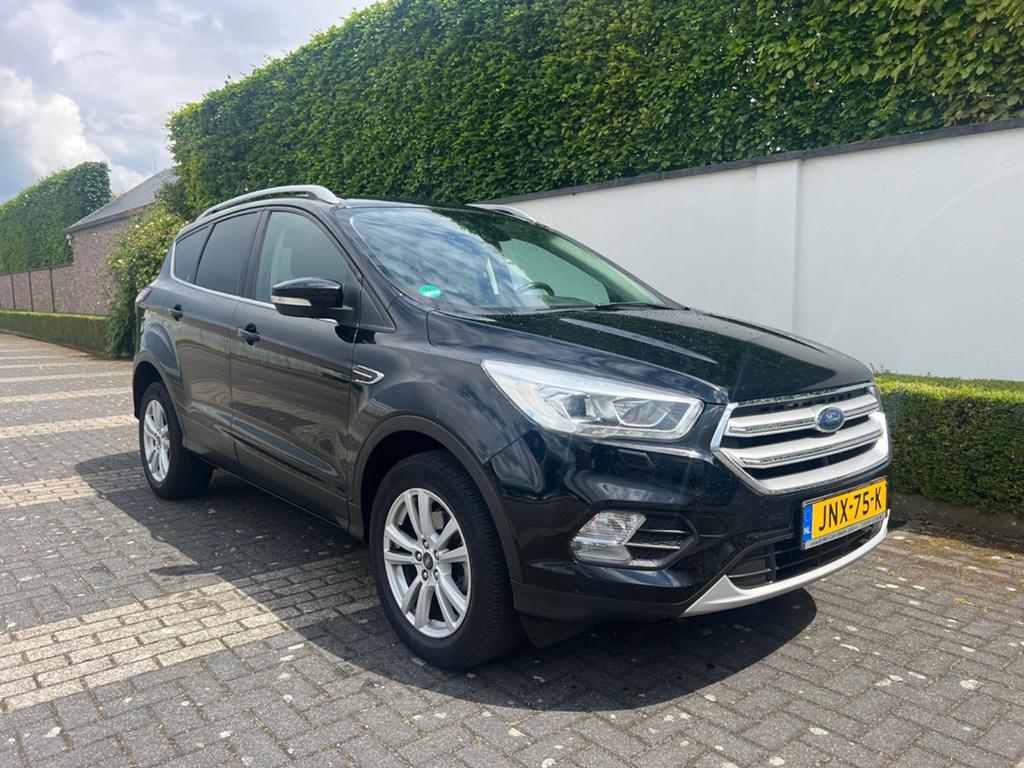 Ford Kuga 1.5 Benzine Titanium 110kw/150pk 2WD 2018 Zwart, Auto's, Ford, 1498 cc, 4 cilinders, 2000 kg, Zwart