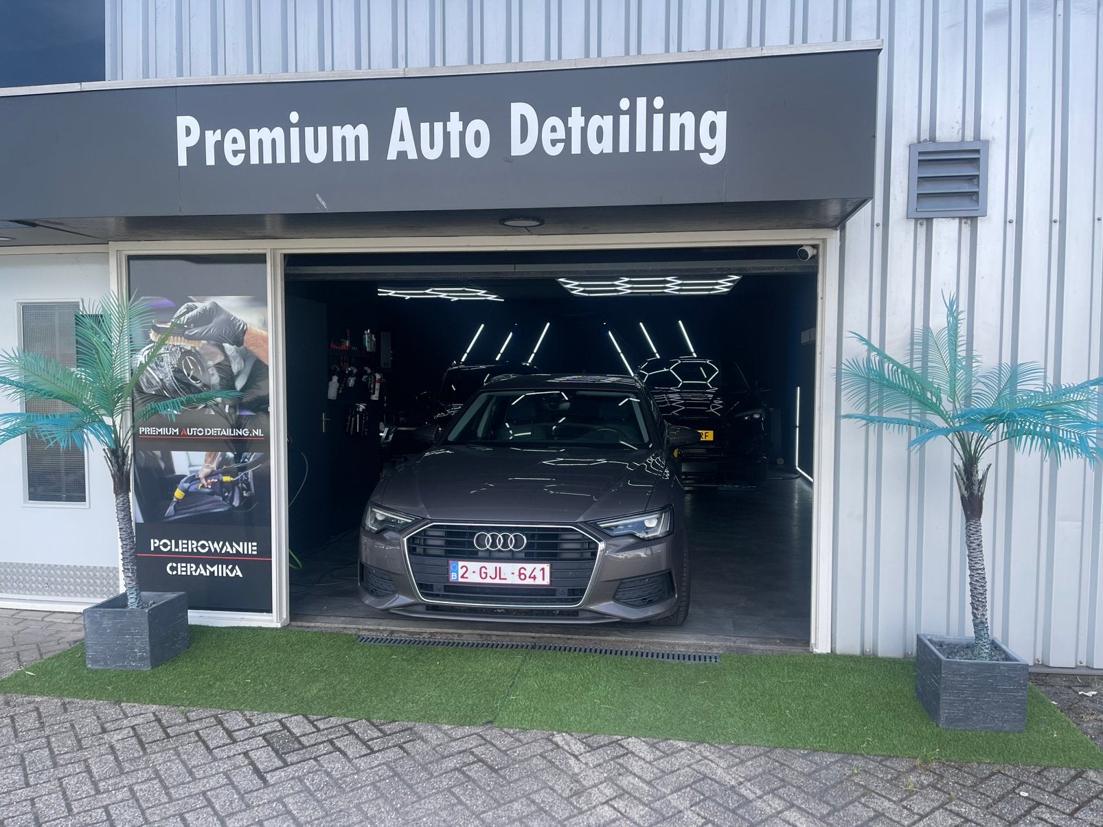 Volledig operationele carwash& detailingbedrijf ter overname, Ophalen