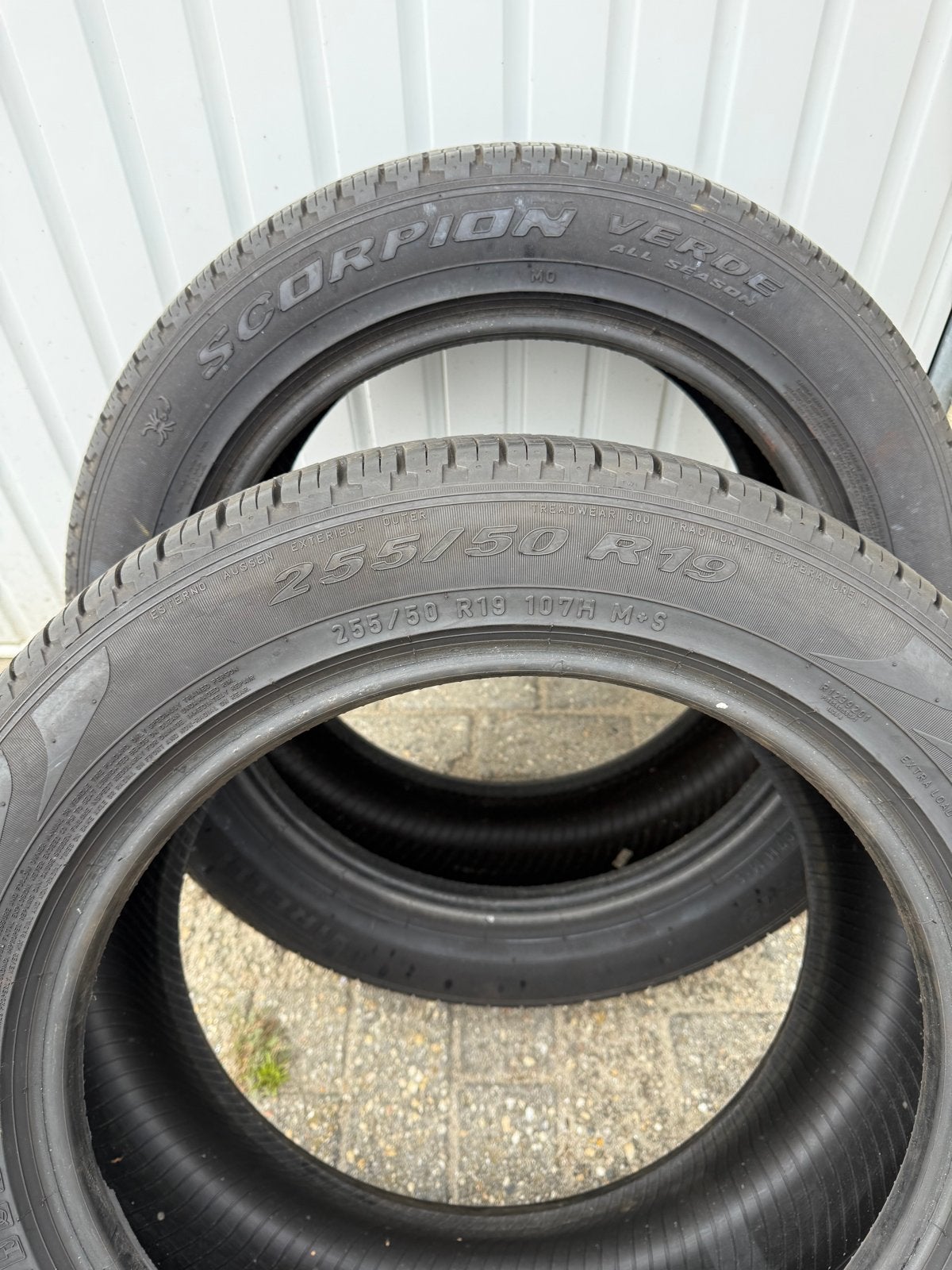 2x Pirelli 255/50 R19 107H M&S banden (6mm profiel), 19 inch, Gebruikt, 255 mm, Ophalen of Verzenden