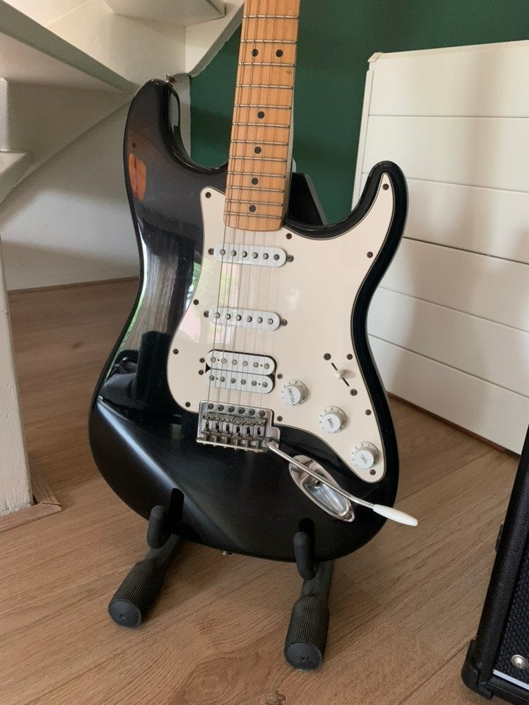 Fender Stratocaster met Boss Katana-50 MKII, Muziek en Instrumenten, Ophalen, Fender, Gebruikt, Met versterker