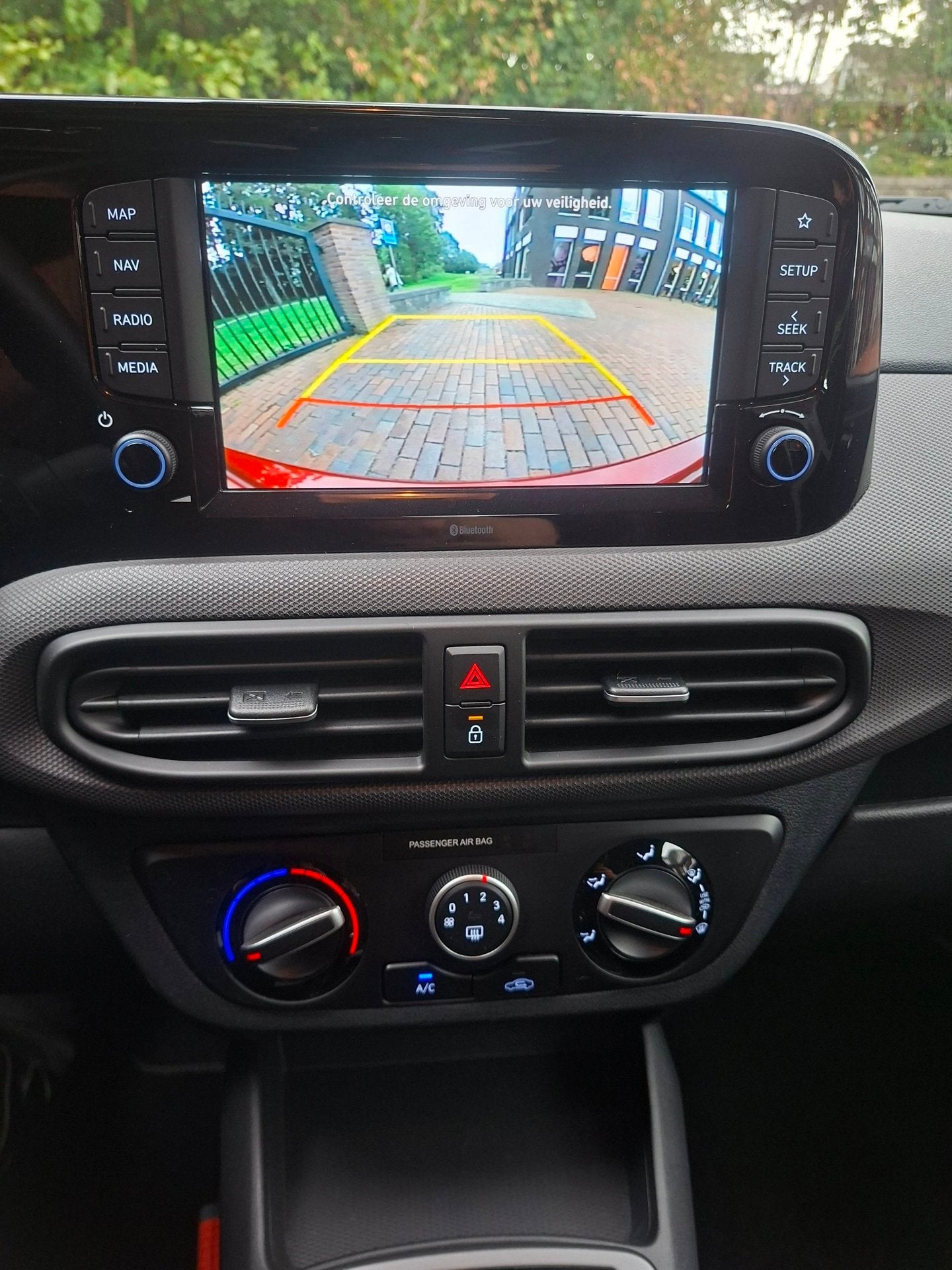 Foto 4 van Hyundai I10 1.0 Automaat Airco Camera Cruise Navigatie Lane