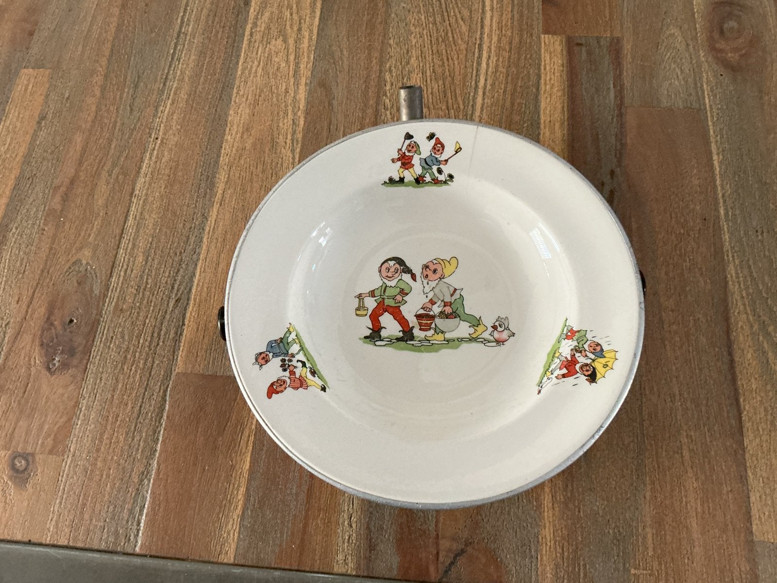Vintage warmhoudbordje met dwergen decoratie., Ophalen of Verzenden