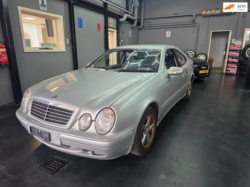 Mercedes-Benz CLK-klasse Coupé 200 K. Avantgarde, Automaat, Gebruikt, Zwart, 4 cilinders