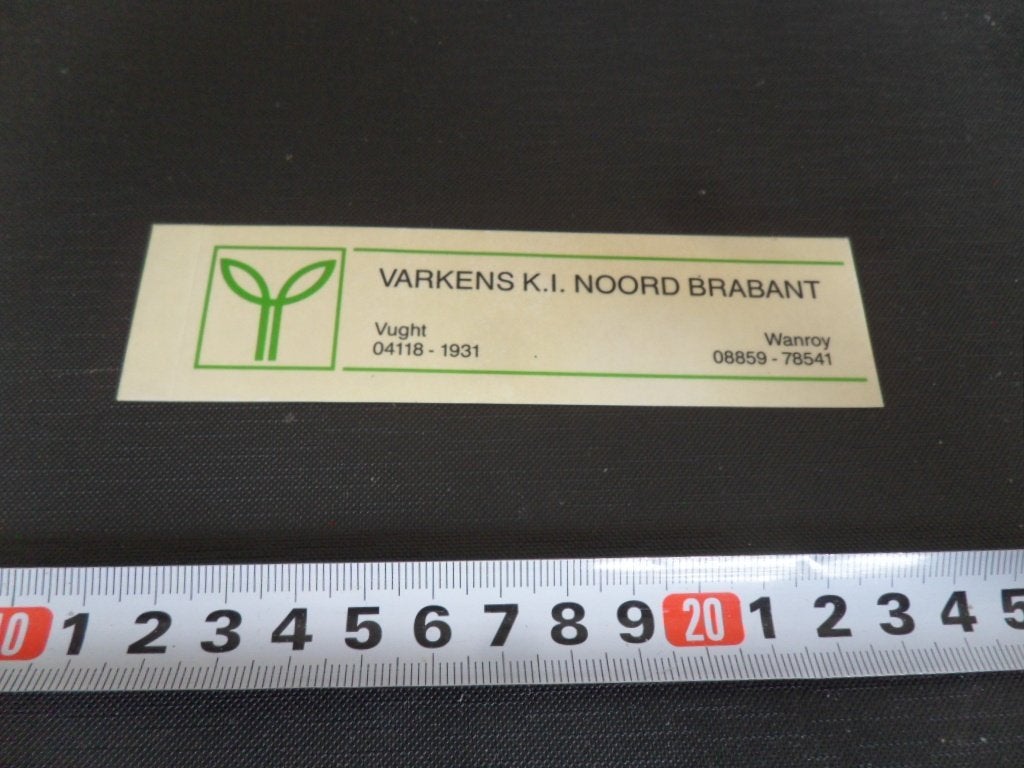 sticker vught wanroij varkens ki noord brabant, Ophalen, Zo goed als nieuw