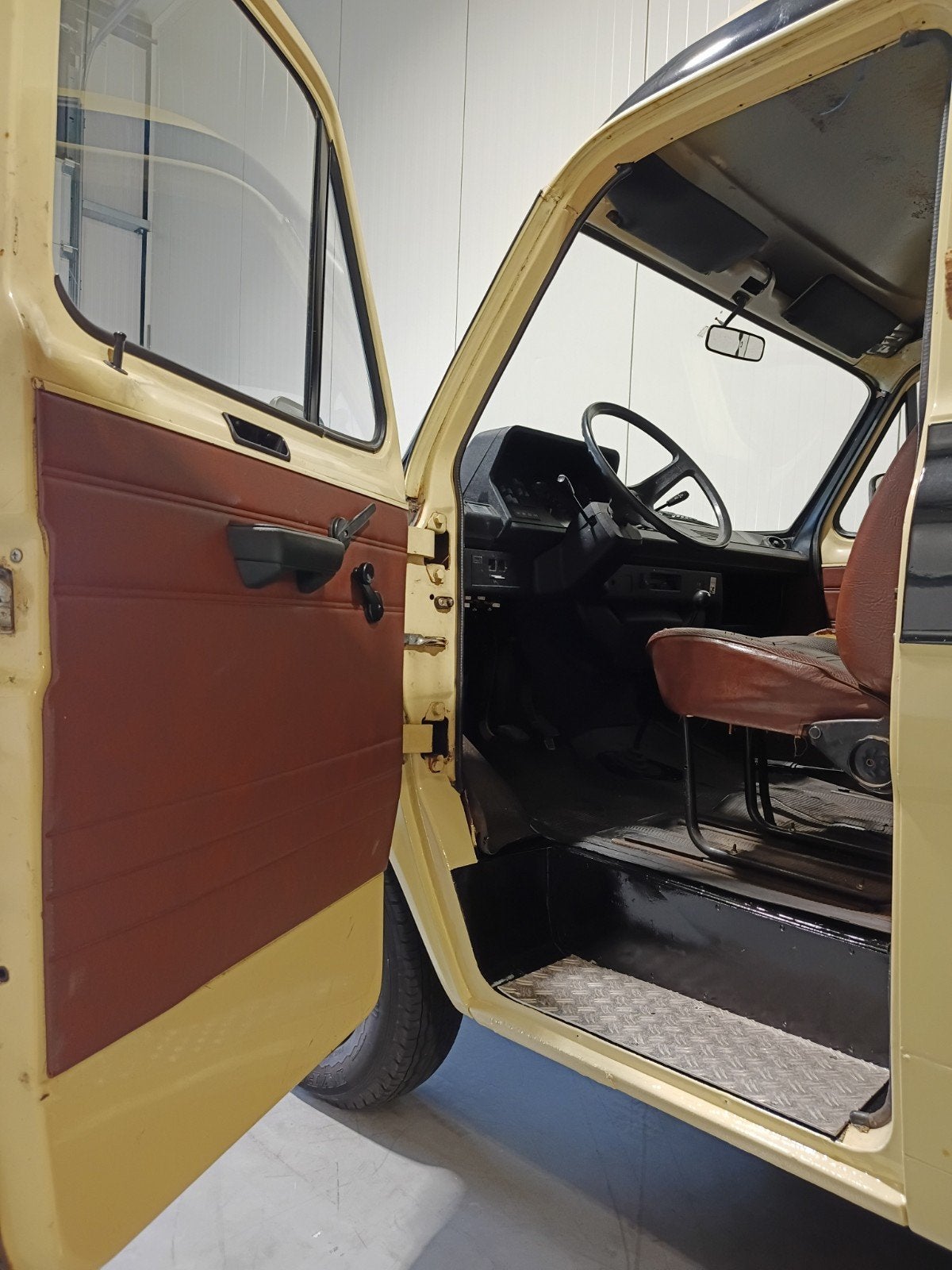 Foto 10 van Ford Transit Foodtruck Benzine belastingvrij APK 2028!