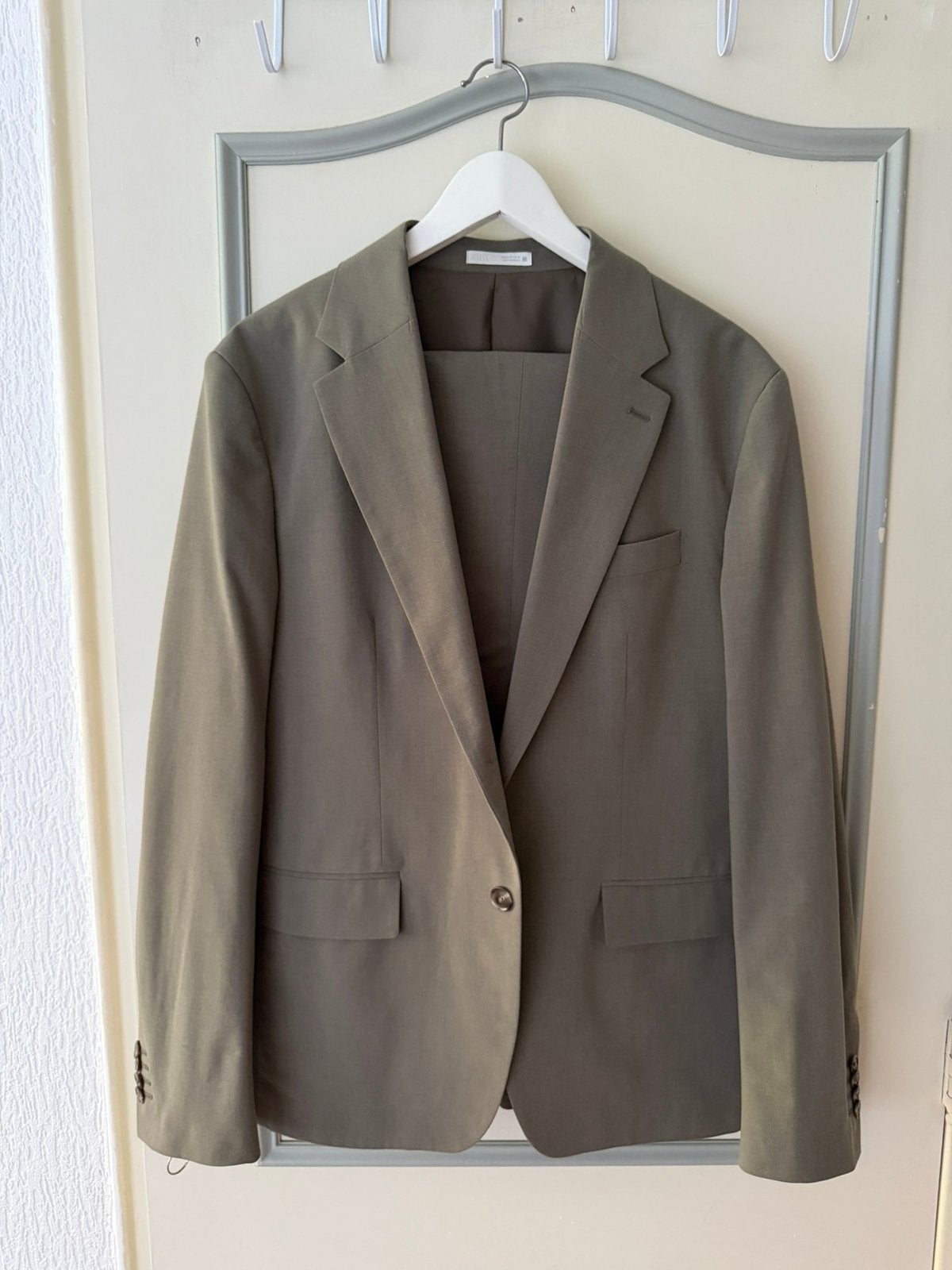 Heren maat 50 Zara khaki groen pak / kostuum !, Kleding | Heren, Kostuums en Colberts, Ophalen of Verzenden, Nieuw, Maat 48/50 (M)