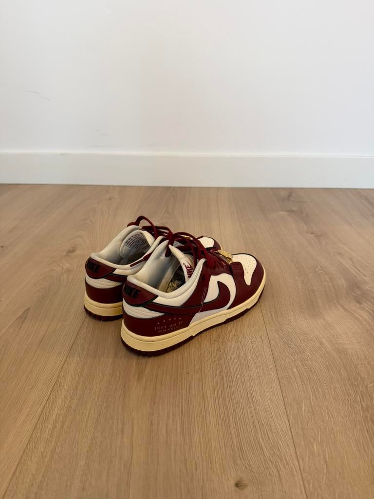 Nike dunk low just do it sail team red size 36,5, Ophalen of Verzenden, Zo goed als nieuw, Rood, Sneakers of Gympen