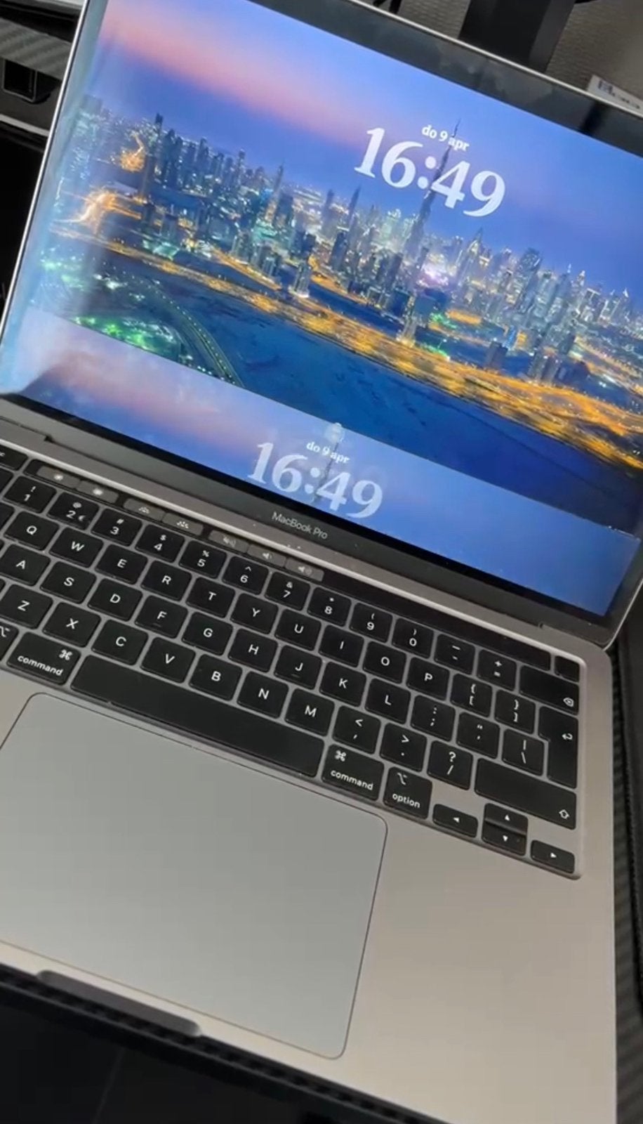 Macbook pro touchbar, 2 tot 3 Ghz, 13 inch, Zo goed als nieuw, Ophalen