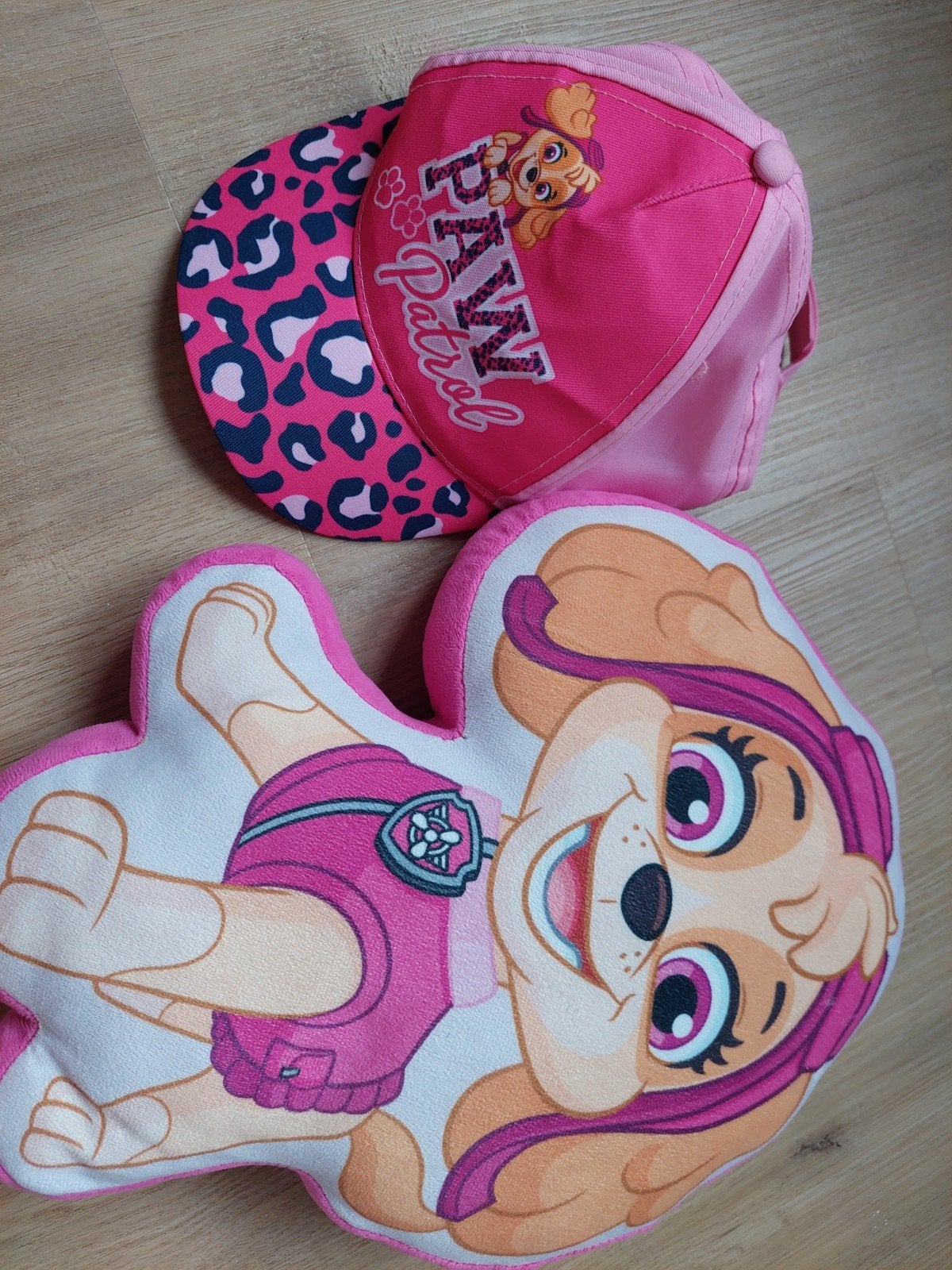 Paw Patrol Skye knuffel en pet - Zo goed als nieuw, Overige merken, Overige typen, Ophalen of Verzenden, Zo goed als nieuw