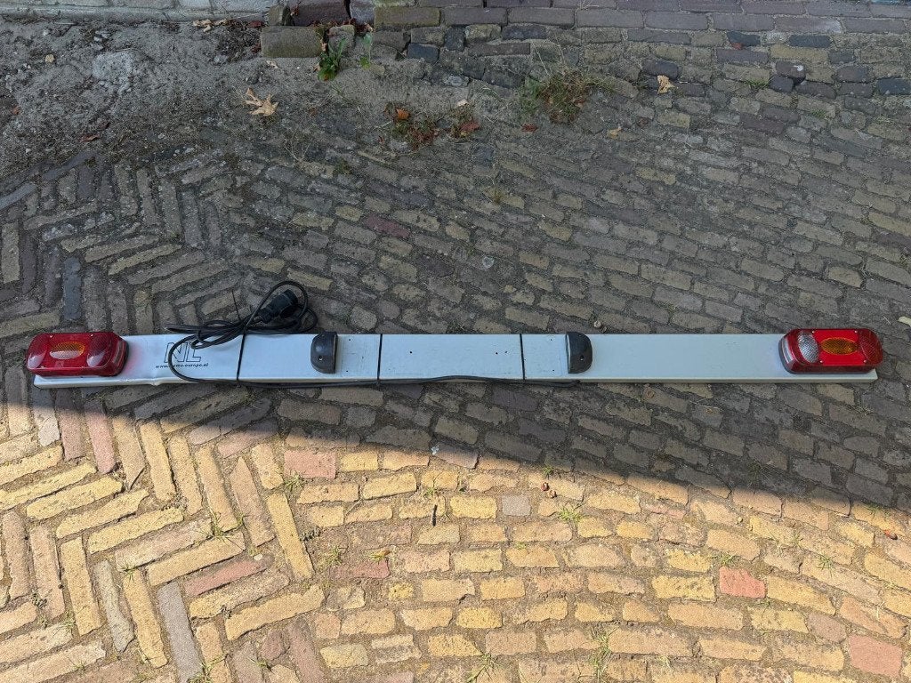 Lichtlijst Memo scooterdrager / fietsendrager (2 meter), Ophalen, Gebruikt, Fietsendrager-accessoire