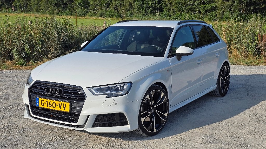 Audi A3 1.5 Tfsi 150pk Sportback S Line Automaat, 1498 cc, 4 cilinders, Leder en Stof, Wit