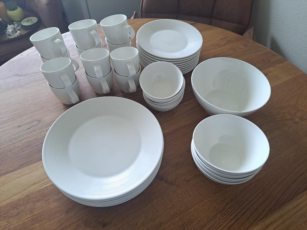 Servies New York., Huis en Inrichting, Keuken | Servies, Ophalen, Zo goed als nieuw, Porselein, Overige stijlen