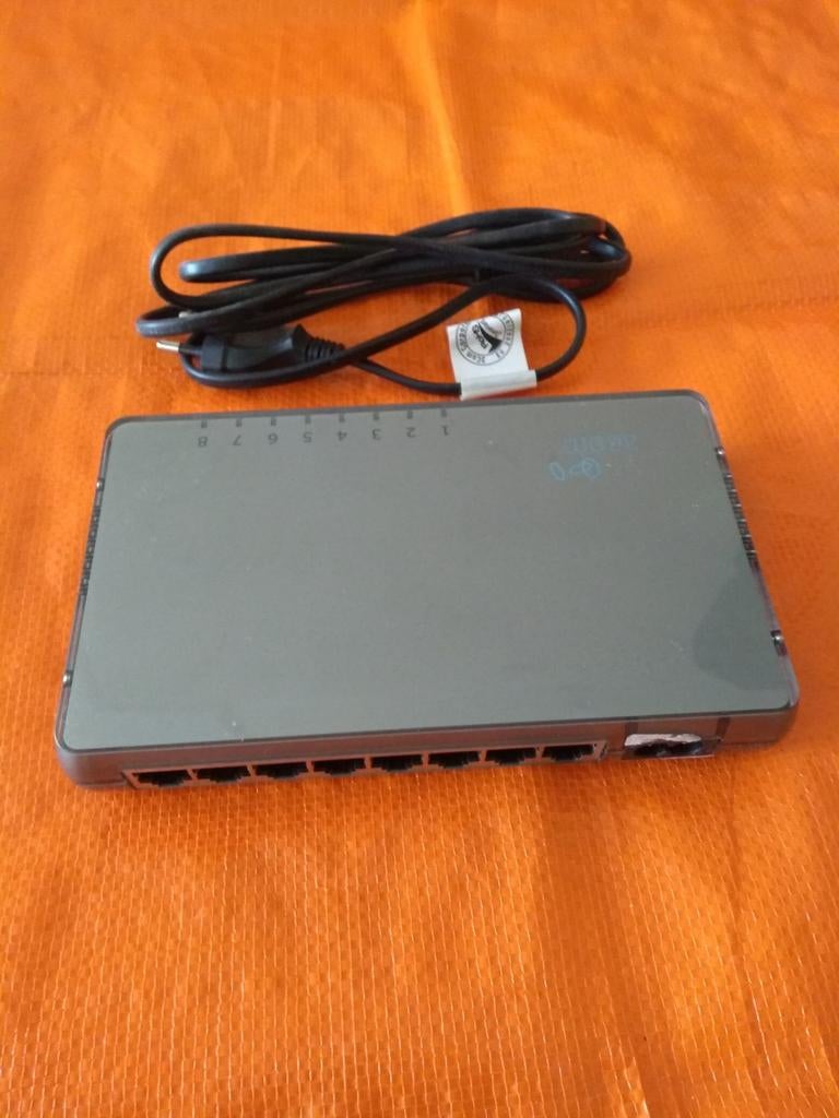 3COM Switch 8, Ophalen of Verzenden, Zo goed als nieuw