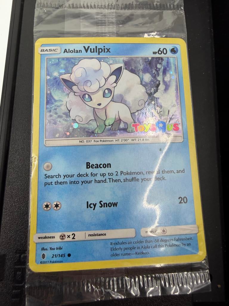 Pokémon Kaart: Alolan Vulpix (Toys R Us Promo) - Nieuw, Ophalen of Verzenden, Nieuw, Losse kaart