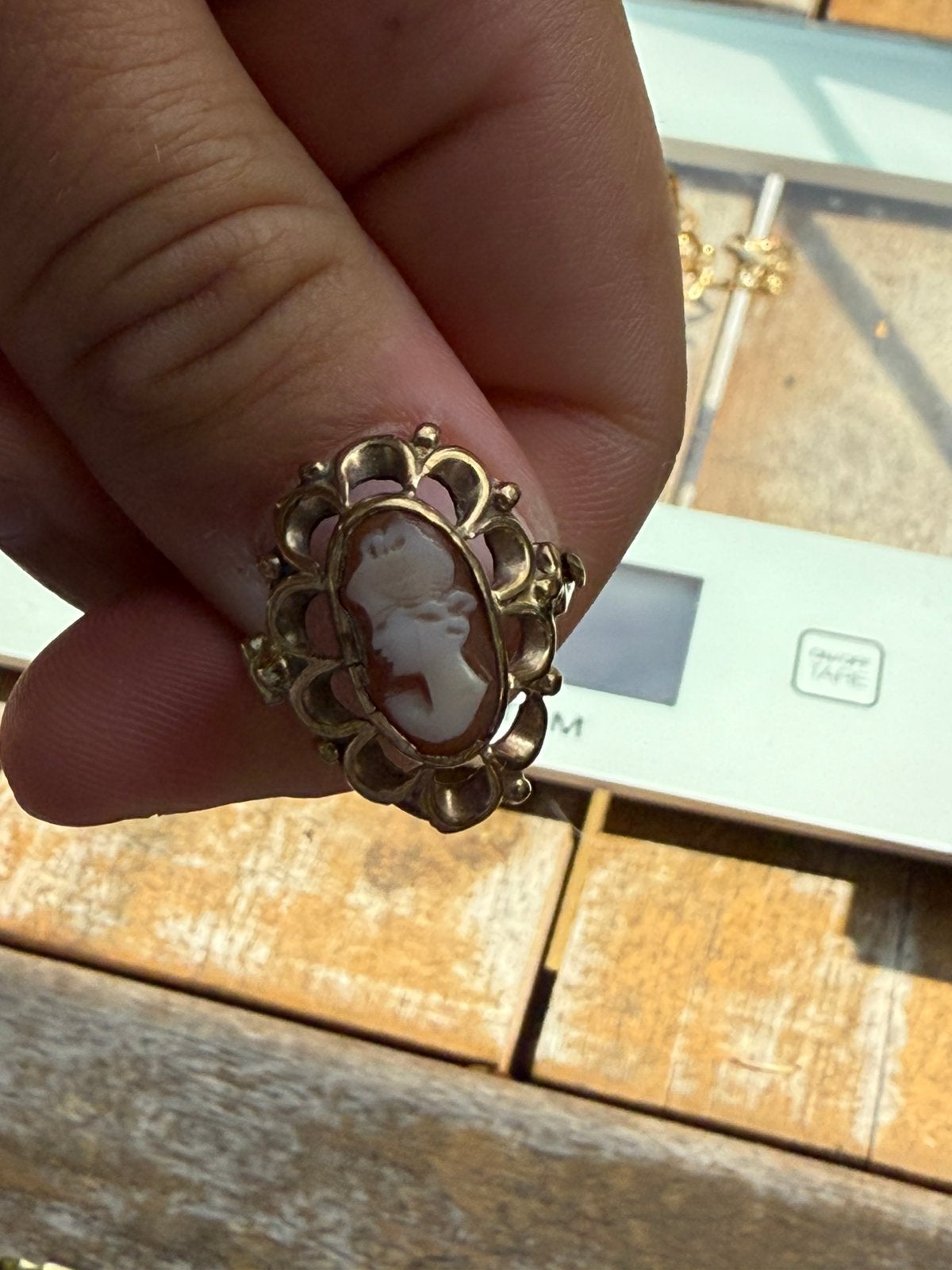 Ring camee defect aan de zijkant maat te bepalen, Ophalen of Verzenden, Zo goed als nieuw, 17 tot 18, Met edelsteen