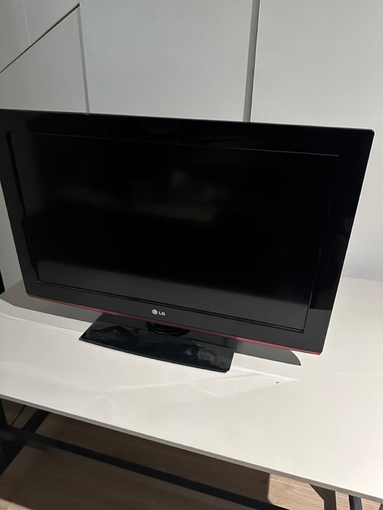 LG 32LD350 LCD TV met afstandsbediening, Audio, Tv en Foto, Televisies, Ophalen, 50 Hz, LCD, Zo goed als nieuw