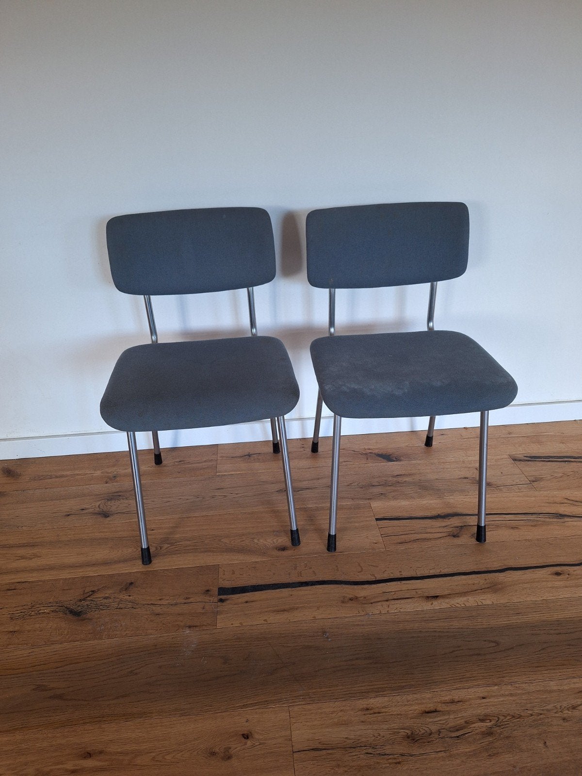 Gipsen vergaderstoelen met metalen frame, blauwgrijs., Ophalen, Gebruikt, Twee, Modern, Functioneel