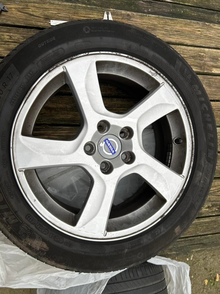 Volvo balder velg, Ophalen, Velg(en), 17 inch, Zomerbanden