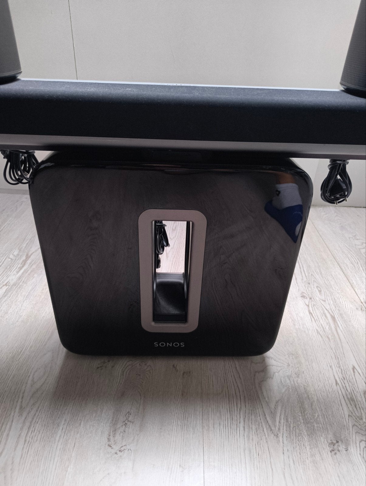 Sonos surround/home-cinema set.
De set bestaat uit:
Sonos Pl