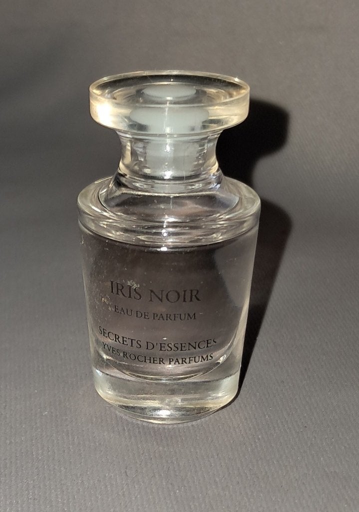 Volle parfum mini -  Yves rocher iris noir, Verzamelen, Ophalen of Verzenden, Zo goed als nieuw, Miniatuur, Gevuld