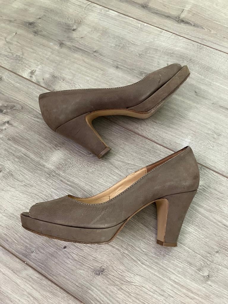 Taupe peeptoe pumps echt leer suède nubuck maat 37, Pumps, Bruin, Ophalen of Verzenden, Zo goed als nieuw