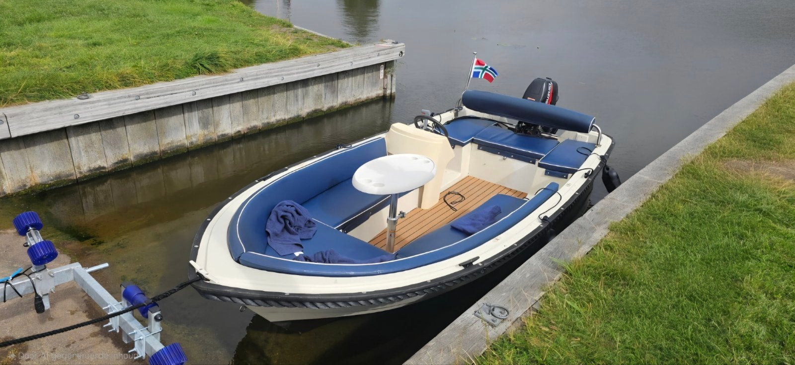 Stijlvolle sloep met Suzuki buitenboordmotor en trailer, Watersport en Boten, Consoleboot, Gebruikt, 15 pk, Rondzit