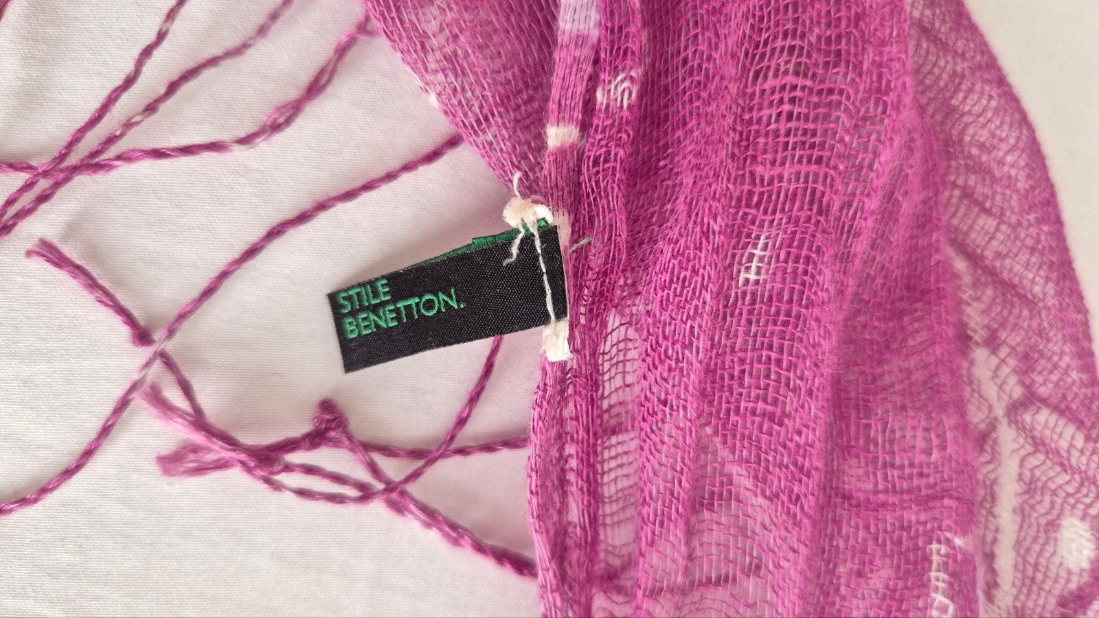 Gave Zomerse Sjaal Benetton Fuchsia Bloemenprint Als Nieuw!, Benetton, Maat 46/48 (XL) of groter, Ophalen of Verzenden, Zo goed als nieuw