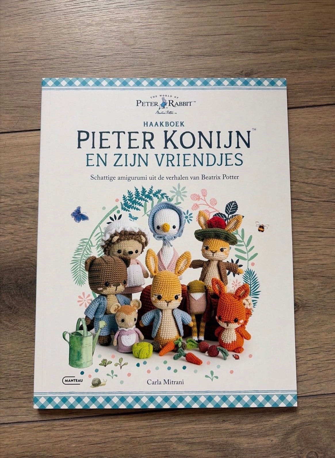 Haakboek Pieter Konijn en zijn vriendjes - Nieuw, Ophalen of Verzenden, Nieuw, Breien en Haken