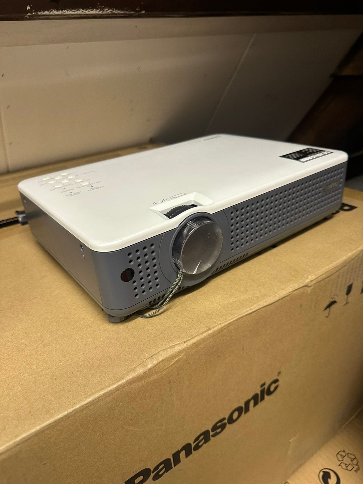 Sanyo - Panasonic beamers / projectoren, Ophalen, Zo goed als nieuw