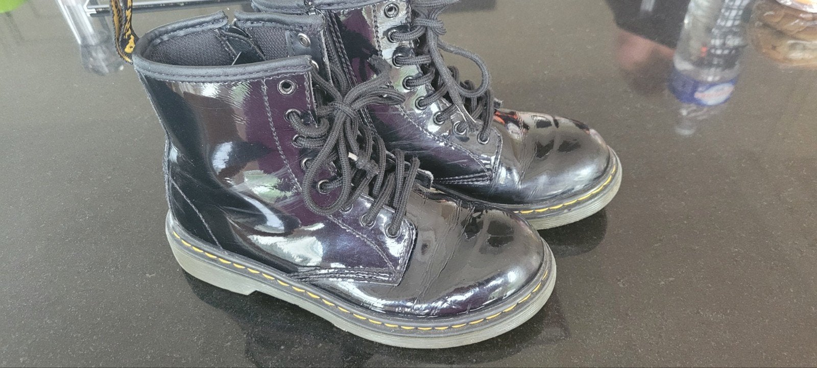 Dr. Martens jr. black patent lamper maat 33, zwart lak, Kinderen en Baby's, Kinderkleding | Schoenen en Sokken, Dr. Martens, Gebruikt
