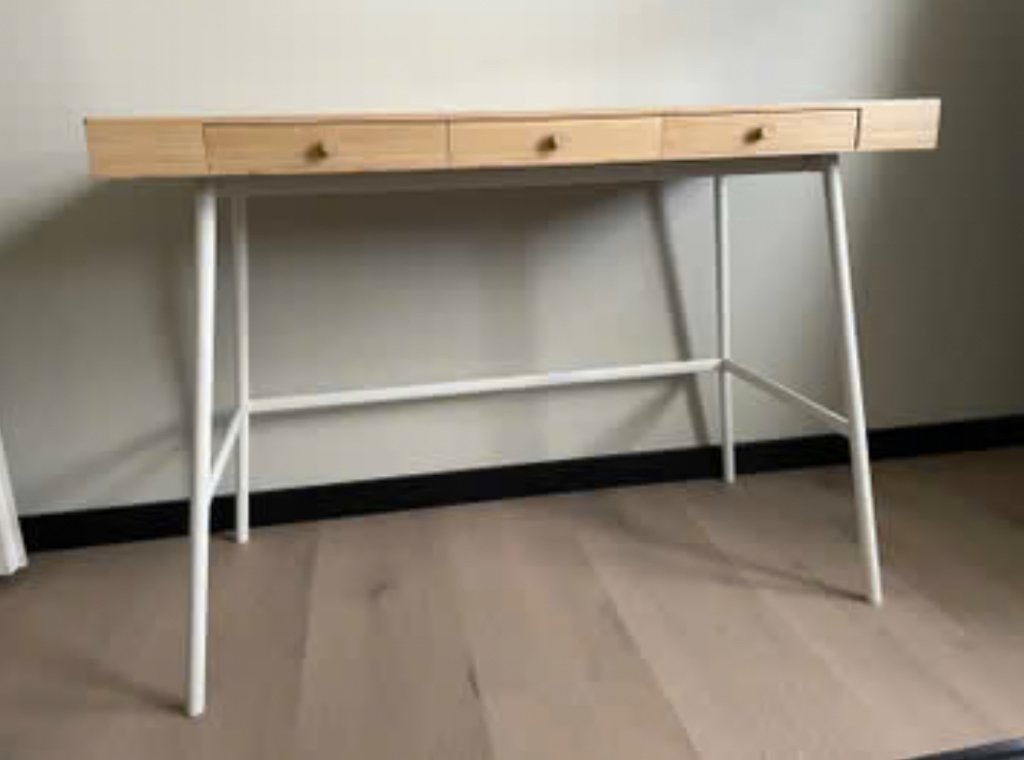 Bureau Lillasen bamboo, Huis en Inrichting, Ophalen, Zo goed als nieuw, IKEA, Schoolbureau