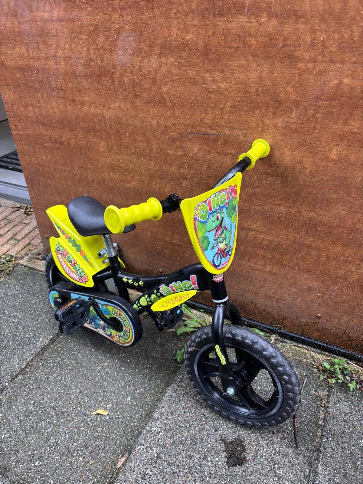 Dino Adventure Kinderfiets - Zo goed als nieuw, Ophalen of Verzenden, Zo goed als nieuw, Terugtraprem, Minder dan 16 inch