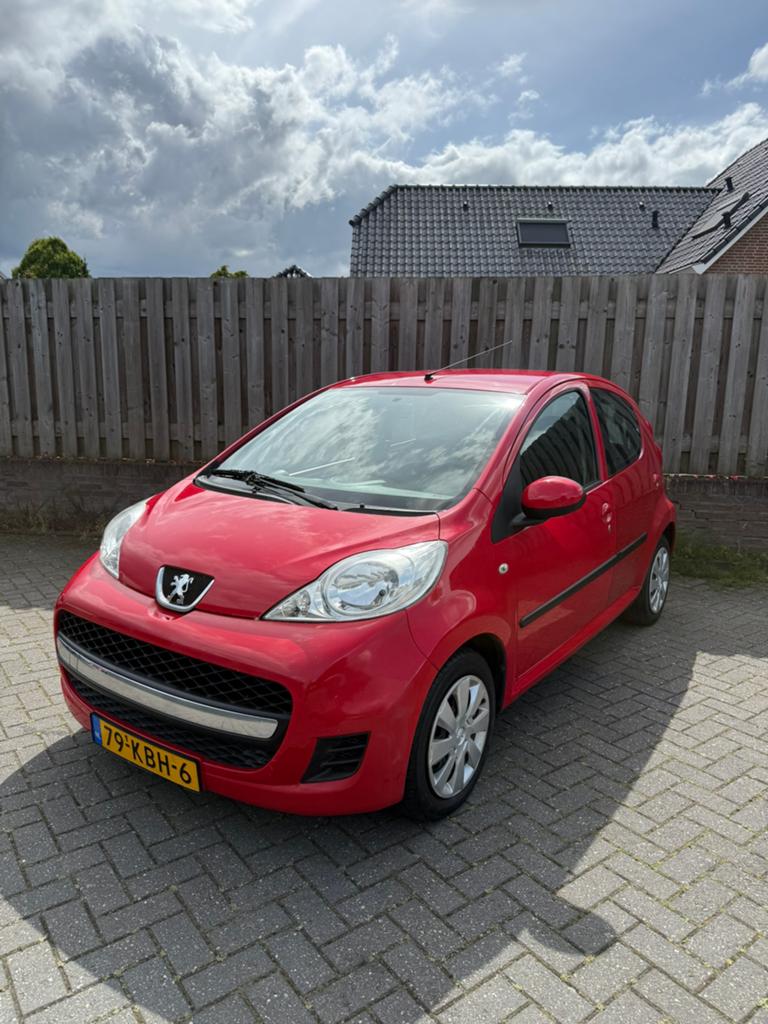 Peugeot 107 1.0 12V 5DR 2009 Rood 2 SLEUTELS / ELEKT RAMEN!, Auto's, Voorwielaandrijving, 4 stoelen, 68 pk, Origineel Nederlands