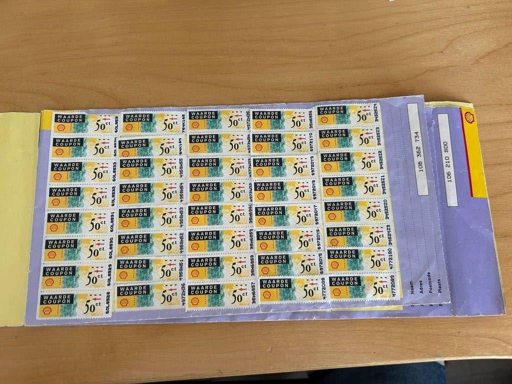 Nostalgische Shell spaarkaart met coupons (ca. 30 jaar oud), Ophalen of Verzenden, Gebruikt, Overige typen