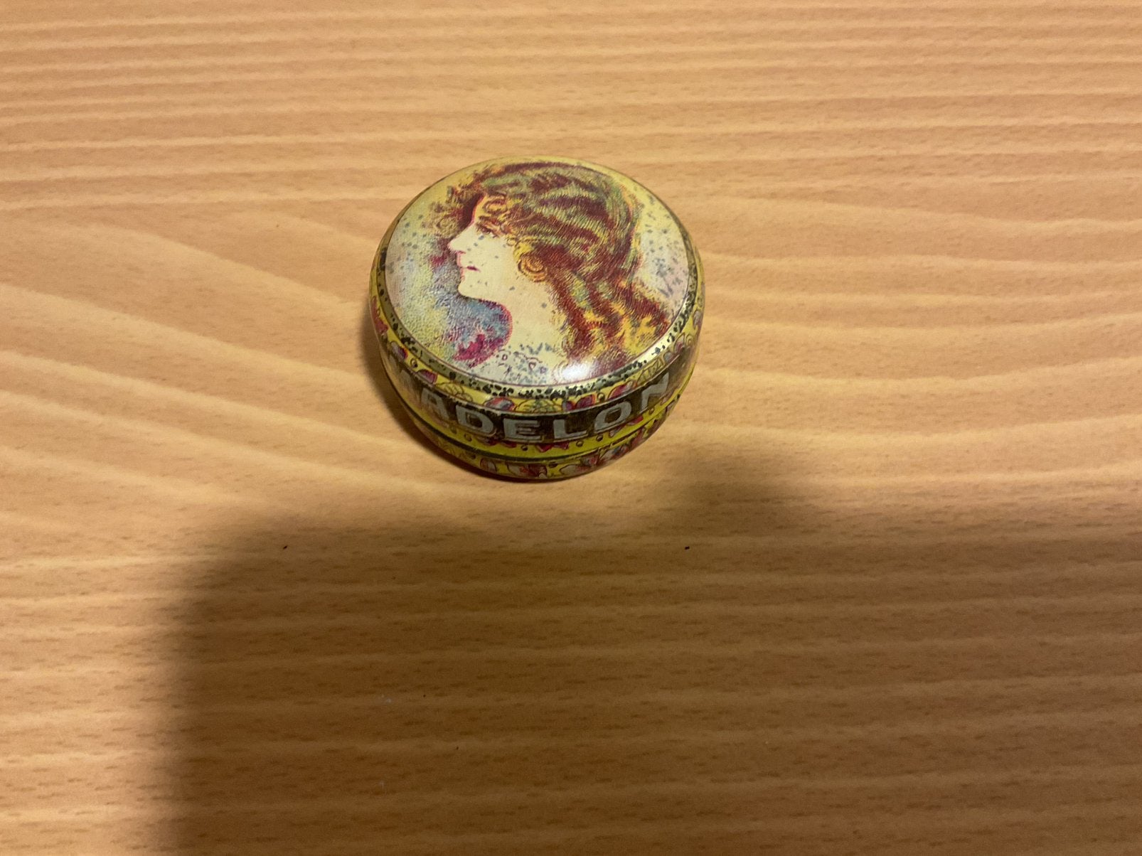 Klein blikje met tekst madelon, creme vaseline, Verzamelen, Ophalen, Zo goed als nieuw, Overige