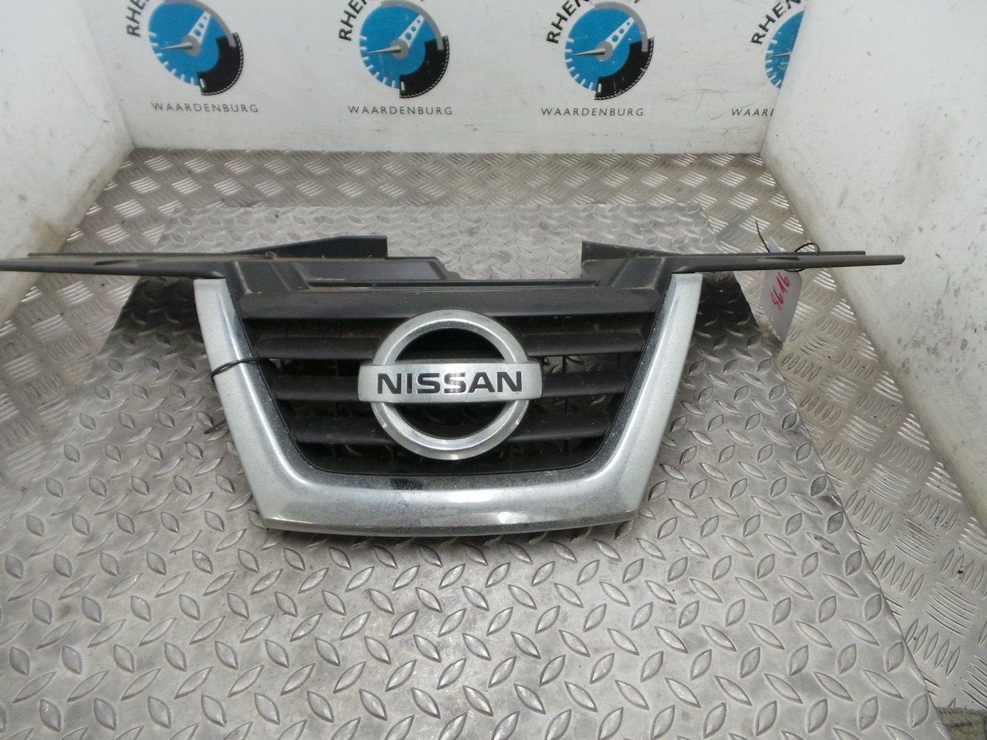 NISSAN JUKE GRILLE 2012, Ophalen of Verzenden, Gebruikt, Stiba lid
