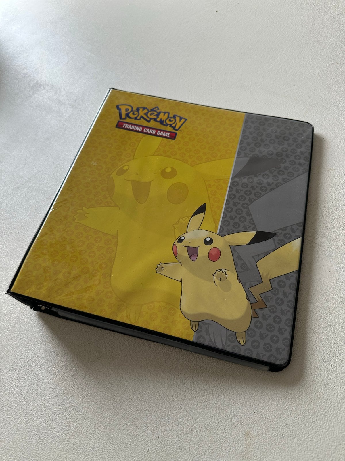Official Trading Card Pikachu verzamelmap / ringband 2015., Ophalen of Verzenden, Gebruikt, Overige typen