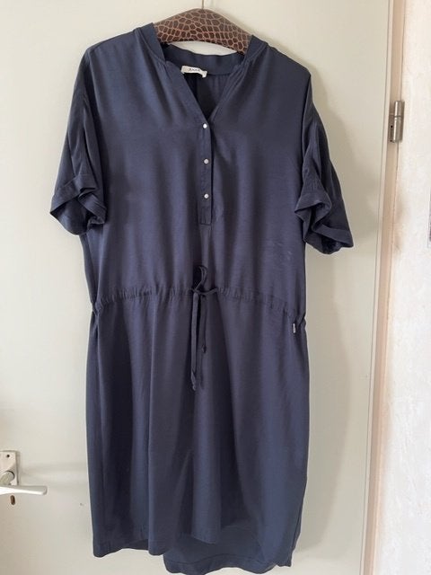 ZGAN donkerblauwe jurk Anna van Toor maat 42-44, Anna van Toor, Blauw, Maat 42/44 (L), Ophalen of Verzenden