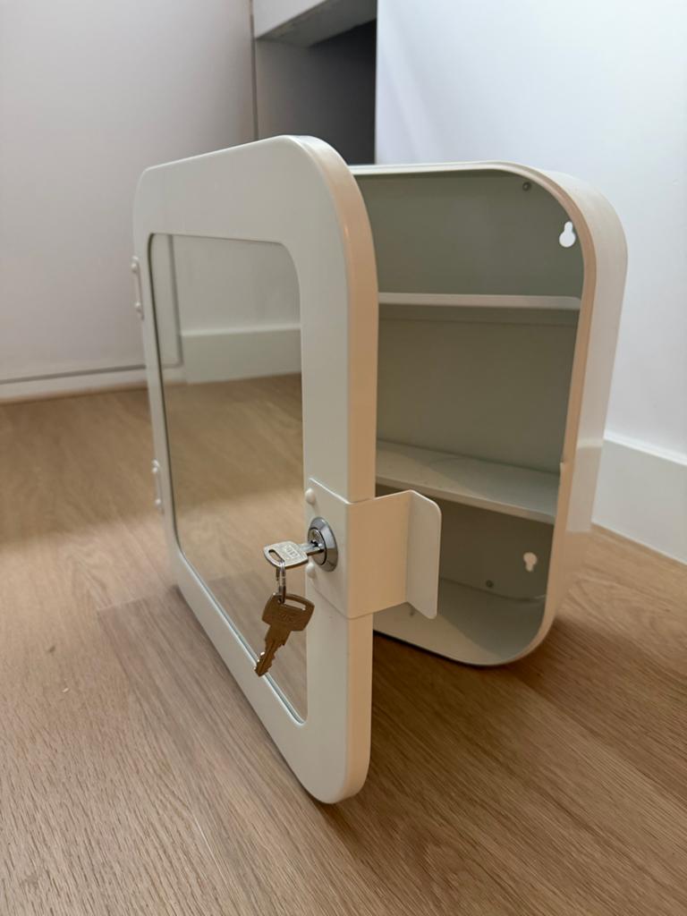 Ikea Gunnern - Spiegelkast / lockerkastje / medicijnkastje, Ophalen, Zo goed als nieuw
