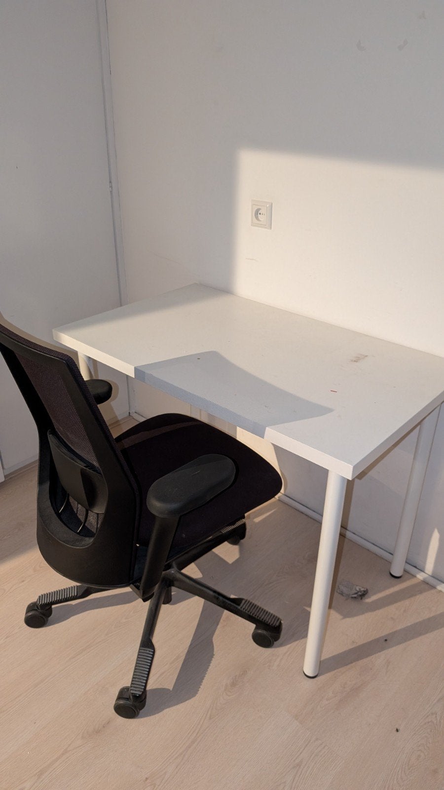 Complete Thuiswerkplek Set IKEA Bureau, Stoel & Bijzettafel, Ophalen, Gebruikt, IKEA, Hout