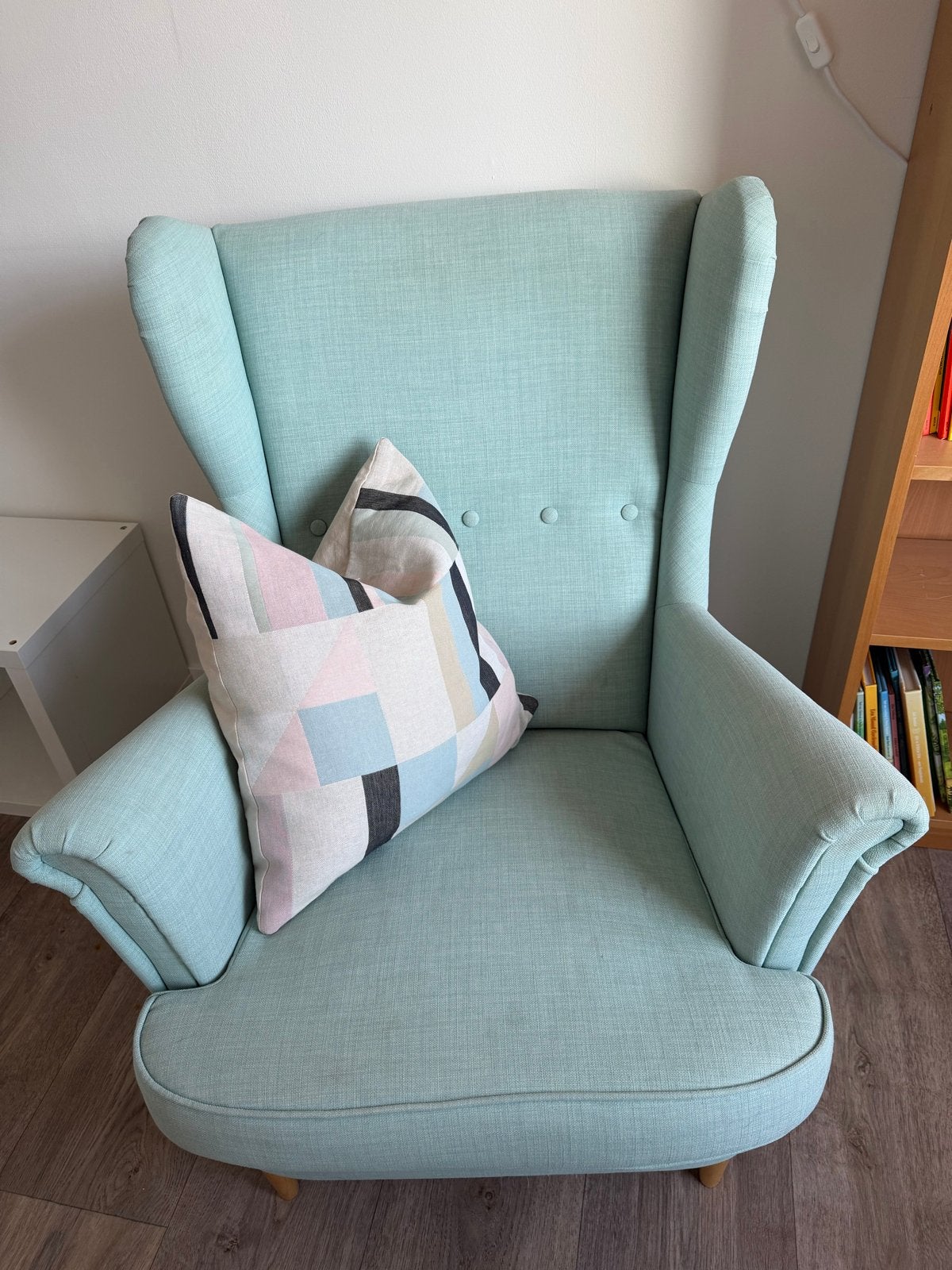 Ikea Strandmon fauteuil lichtblauw - Comfortabele oorfauteui, Huis en Inrichting, Fauteuils, Ophalen, Zo goed als nieuw, Stof