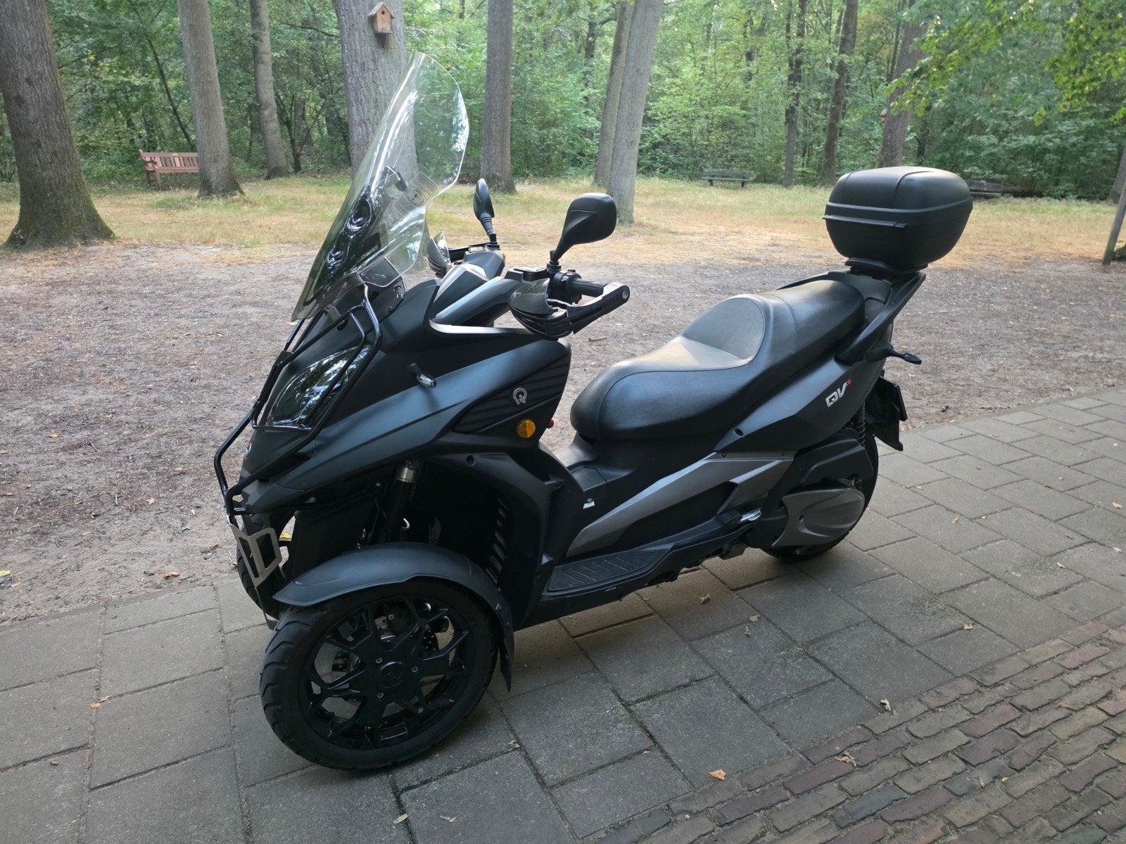 Zeer nette Qooder QV3 - Slechts 11.500 km - Rijk uitgerust, Ophalen of Verzenden