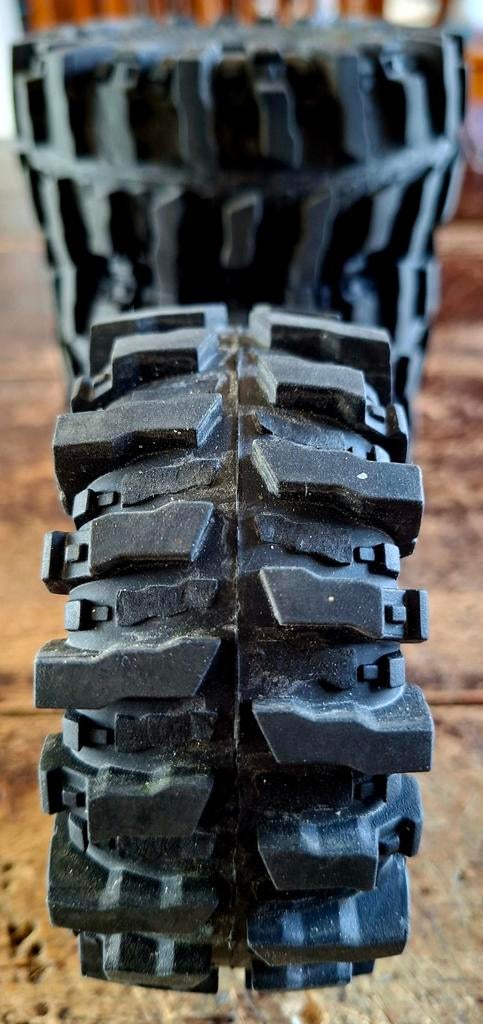 4 stuks geknipt crawler banden 118mm x 45mm, Ophalen of Verzenden, Zo goed als nieuw, Schaal 1:10, Auto offroad