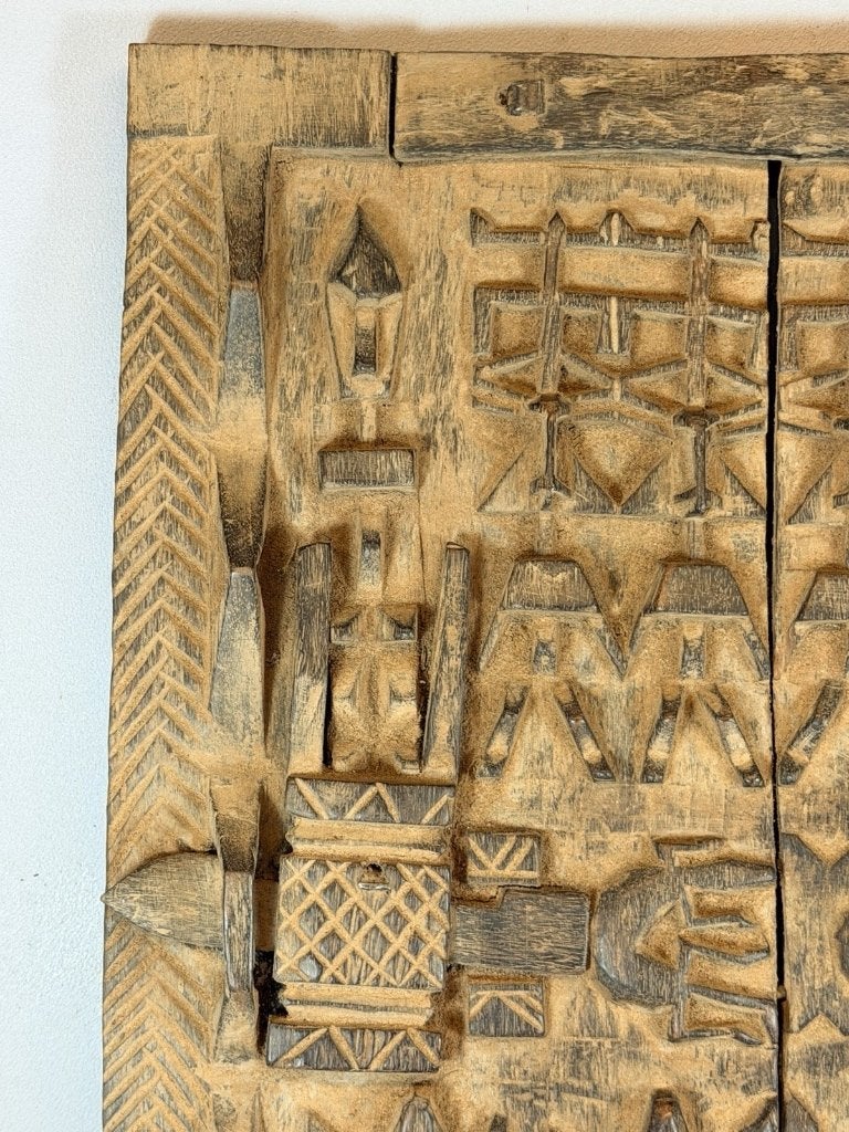 260999 - Africkaans carved Dogon door from a Granary - Mali., Ophalen of Verzenden