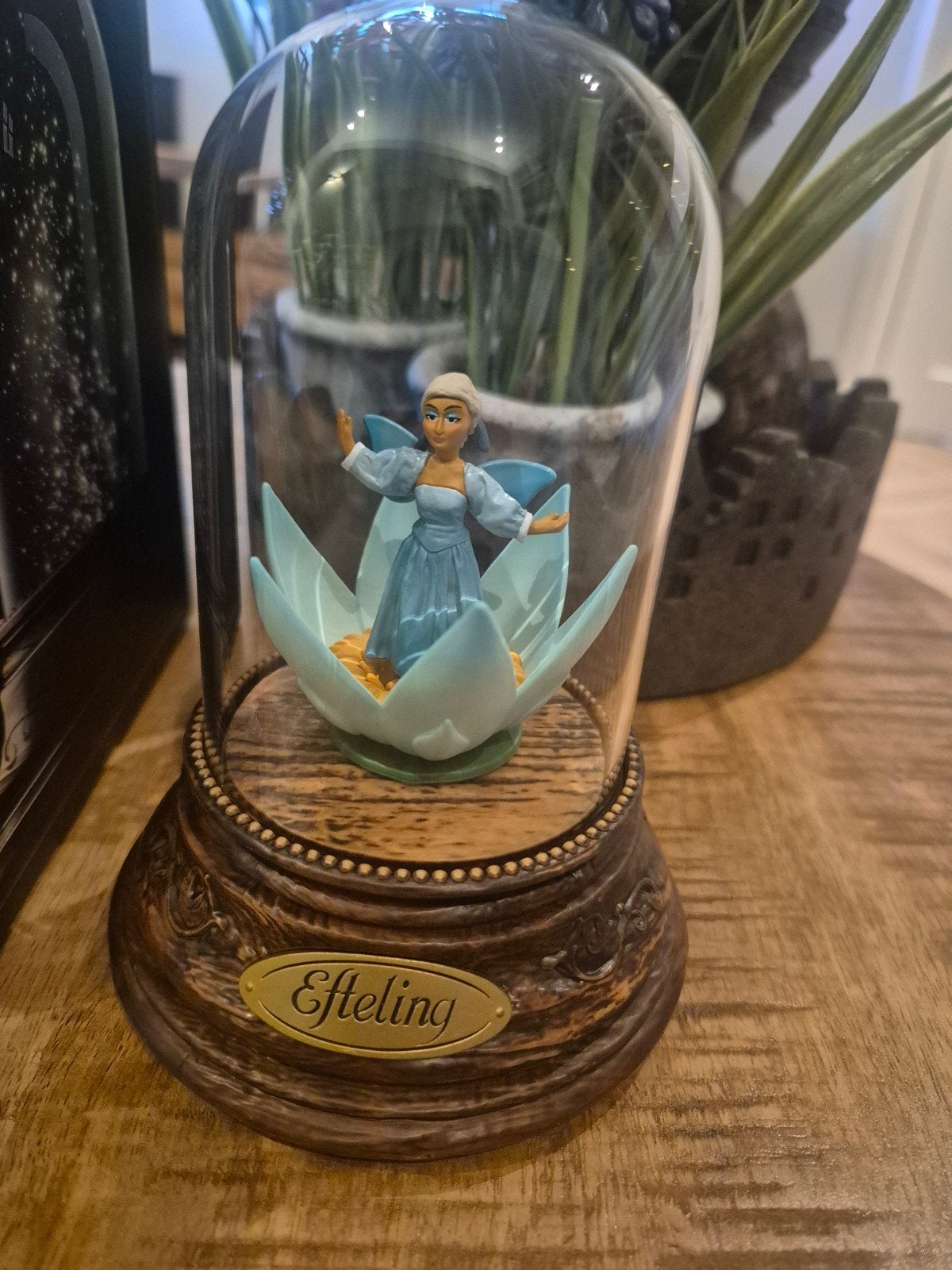 Efteling Bloem Elfje onder glazen stolp, Ophalen of Verzenden, Zo goed als nieuw, Beeldje of Poppetje