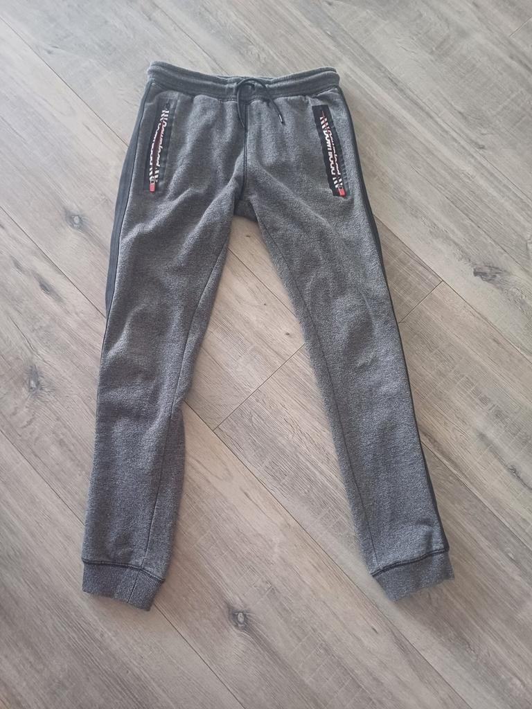 Sweatpants/joggingbroek donkergrijs met zwarte bies, Ophalen of Verzenden, Zo goed als nieuw, Jongen of Meisje, Broek