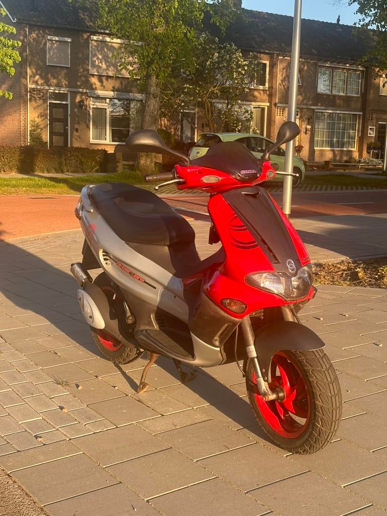 Gilera runner 50cc, Fietsen en Brommers, Scooters | Overige merken, Ophalen, Zo goed als nieuw, Tweetakt