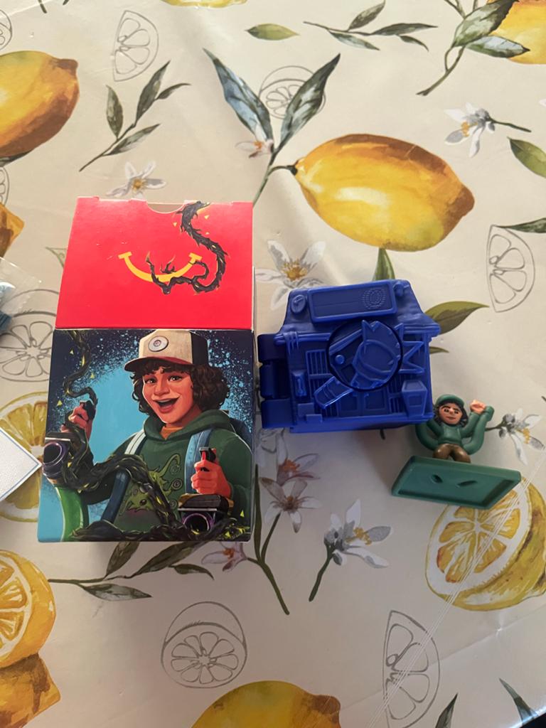 McDonald's Stranger Things Happy Meal Speelgoed, Ophalen of Verzenden, Zo goed als nieuw
